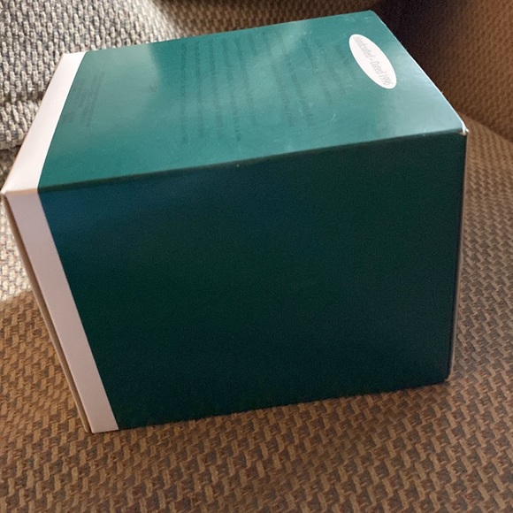 ✨💕 Vintage Hallmark Collectors Club Holiday Barbie💕✨ - Picture 6 of 7